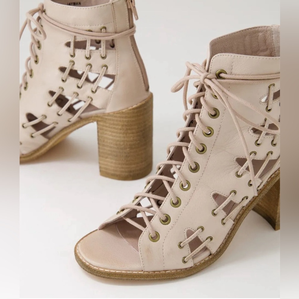 Million Jayman stacked Lace up Heel